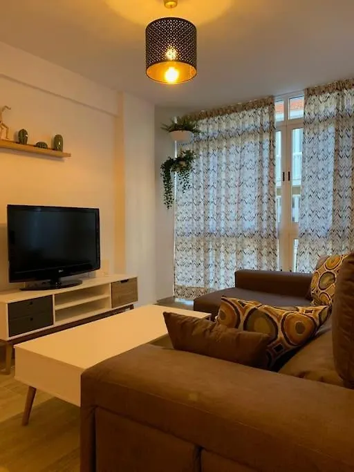 Ideal Apartamento En El Barrio De Las Delicias 말라가